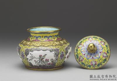 图片[3]-Painted enamel covered jar with flower-and-bird decoration, Ch’ien-lung reign (1736-1795) , Ch’ing dynasty-China Archive